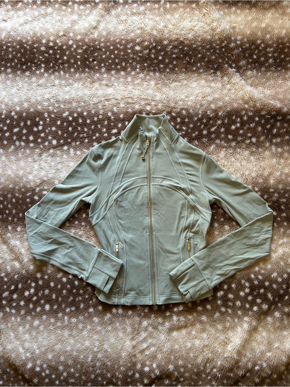 Lululemon Nulu Define Cropped Jacket Fog Green/Gold size 6
